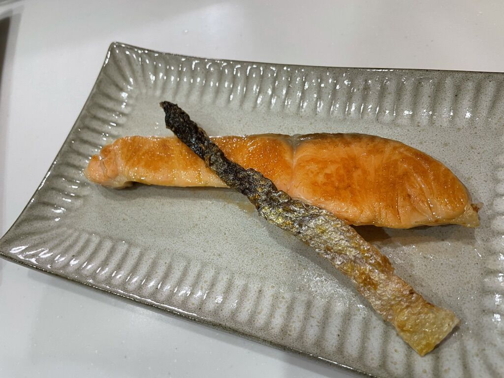 【画像あり】焼いた鮭の皮食う奴って・・・ : まとめておいしいナールング