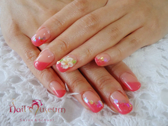 リゾート プルメリアネイル Nail Museum 指先に気持ちをこめて