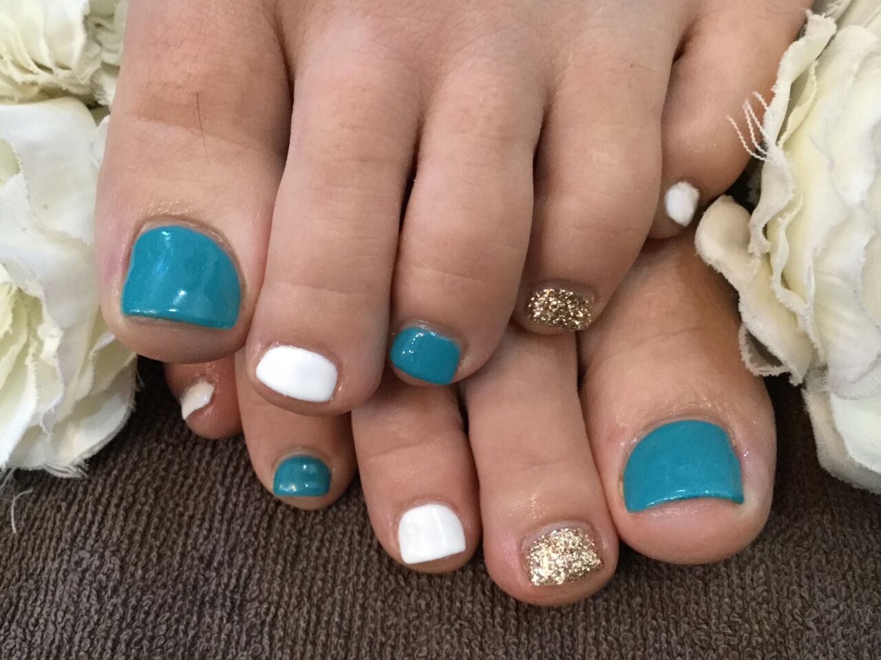 ターコイズグリーンが夏らしい ハンド フットお揃いネイル Nail Salon Freestyle