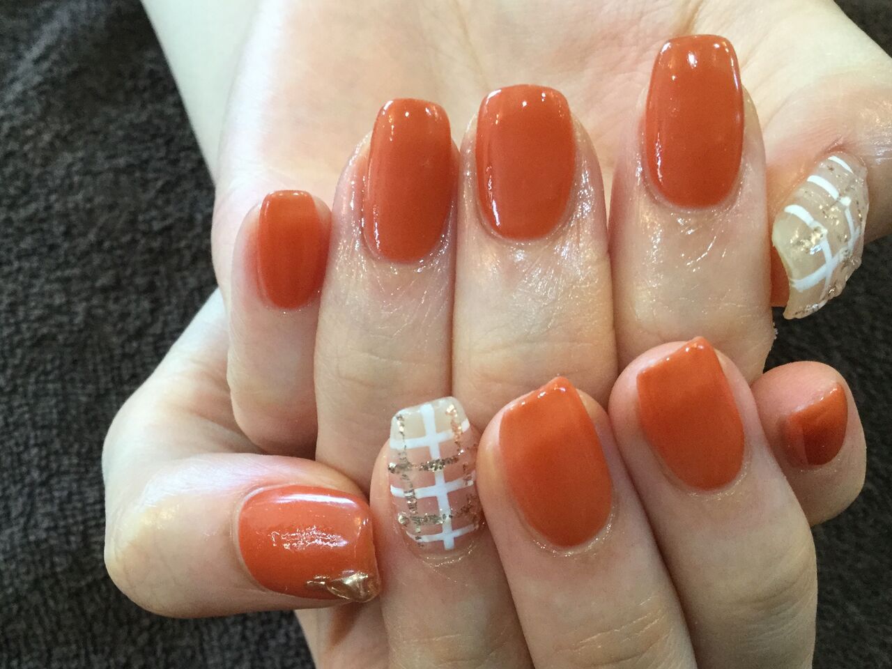 ぷっくりラインのチェックが可愛い 秋色ワンカラーネイル Nail Salon Freestyle