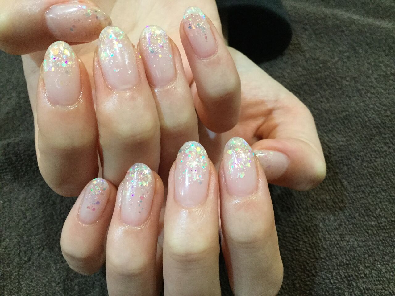 キラキラ オーロラホログラムのグラデネイル Nail Salon Freestyle