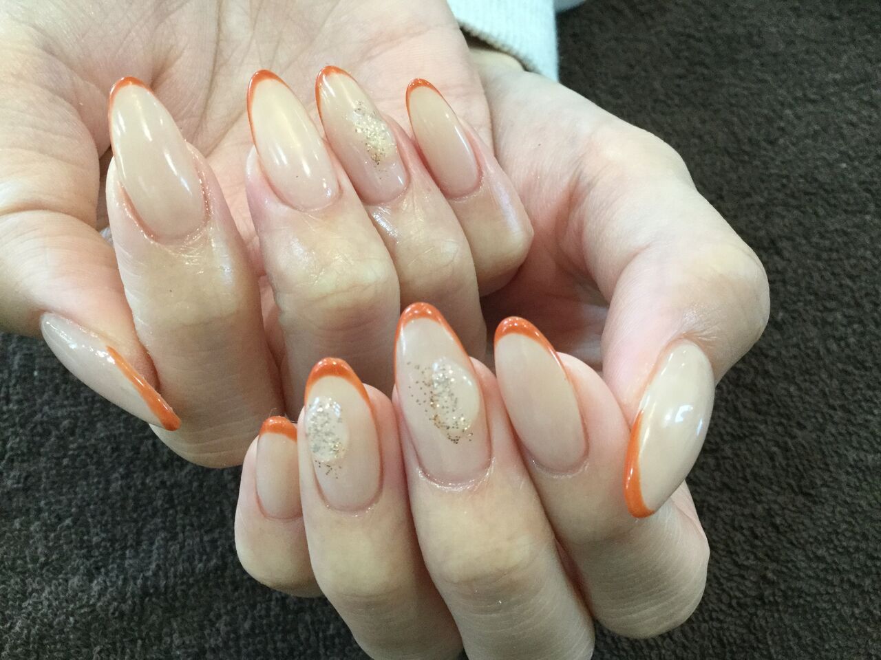 ぷっくりアートが可愛い オレンジのスキニーフレンチネイル Nail Salon Freestyle