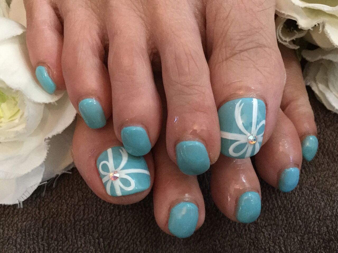 ポイントアートが可愛い ティファニーフットネイル Nail Salon Freestyle ポイントアートが可愛い ティファニーフットネイル Nail Salon Freestyle