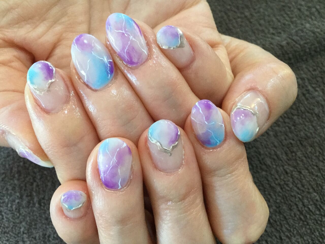 ブルー系マーブルが爽やかな大理石 マーブルの色変えニュアンスネイル Nail Salon Freestyle