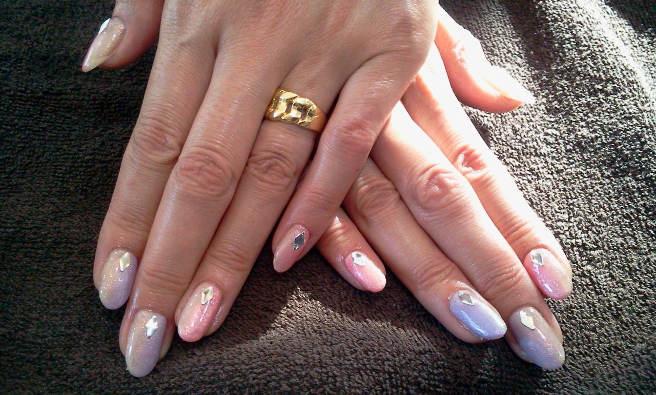 縦のグラデーションが綺麗な2色の色変え ジェルネイル Nail Salon Freestyle