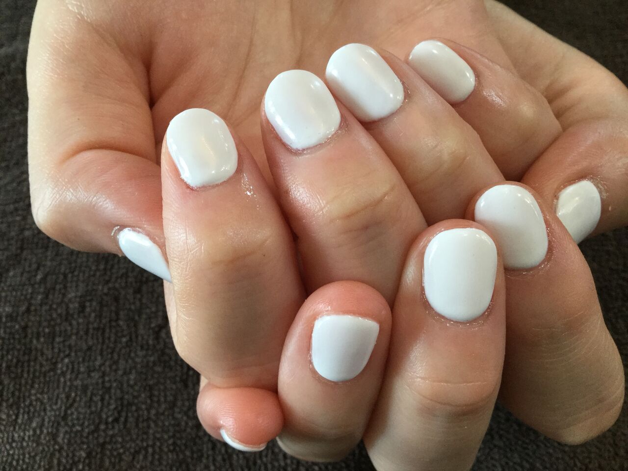 爽やか 白のワンカラーハンドネイル Nail Salon Freestyle 爽やか 白のワンカラーハンドネイル Nail Salon Freestyle