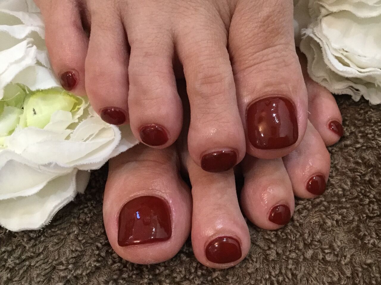 秋らしい ボルドーのワンカラーフットネイル Nail Salon Freestyle 秋らしい ボルドーのワンカラーフットネイル Nail Salon Freestyle