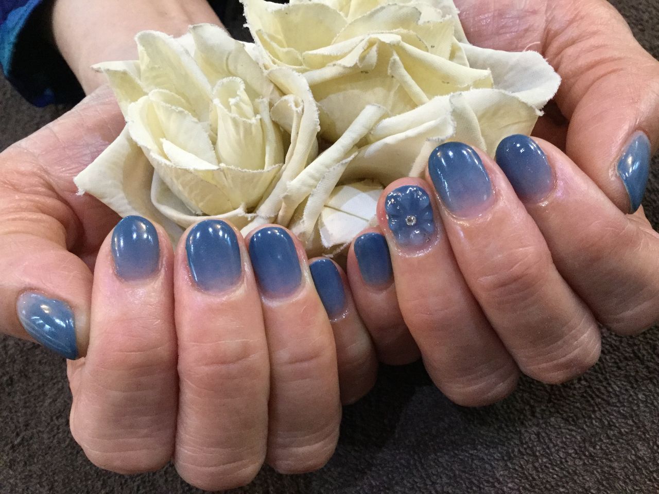 ブルーが綺麗 グラデーションネイル Nail Salon Freestyle