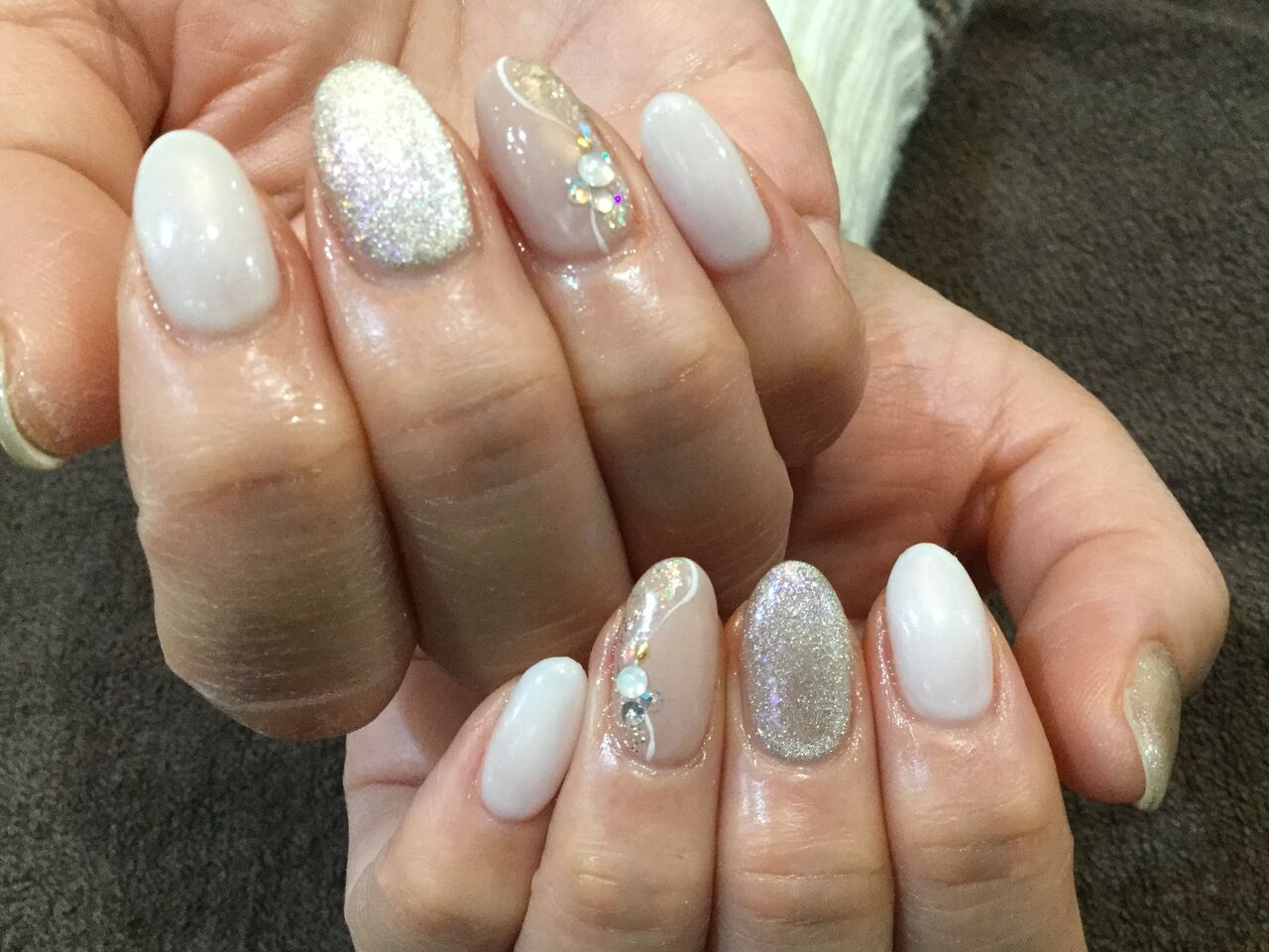 ポイントアートが可愛い 色変え冬ネイル Nail Salon Freestyle