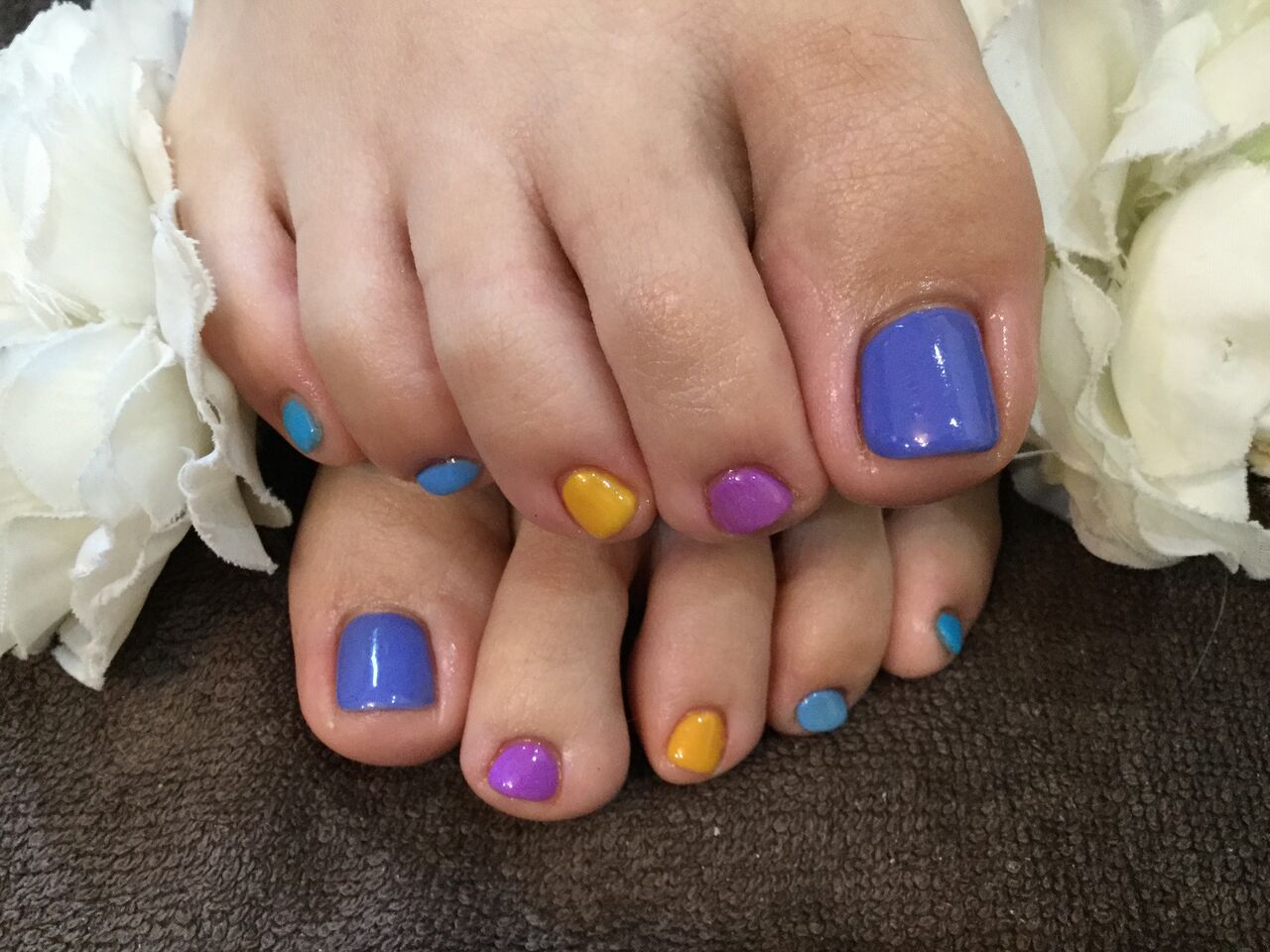 寒色系カラー5色のカラフル色変えフットネイル 彡 Nail Salon Freestyle