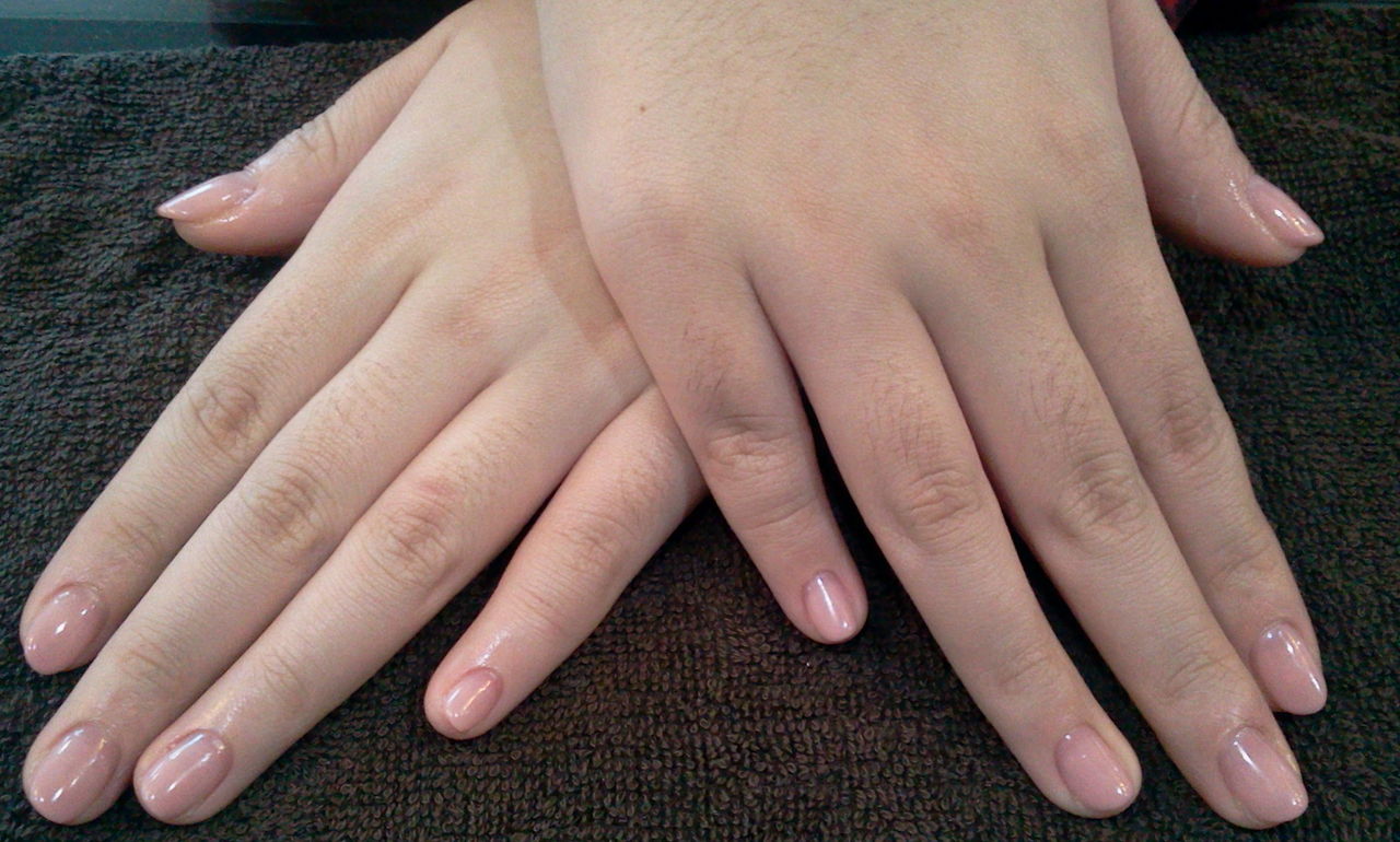 ヌーディー ピンクベージュの深めグラデーションネイル Nail Salon Freestyle ヌーディー ピンクベージュの深めグラデーションネイル Nail Salon Freestyle