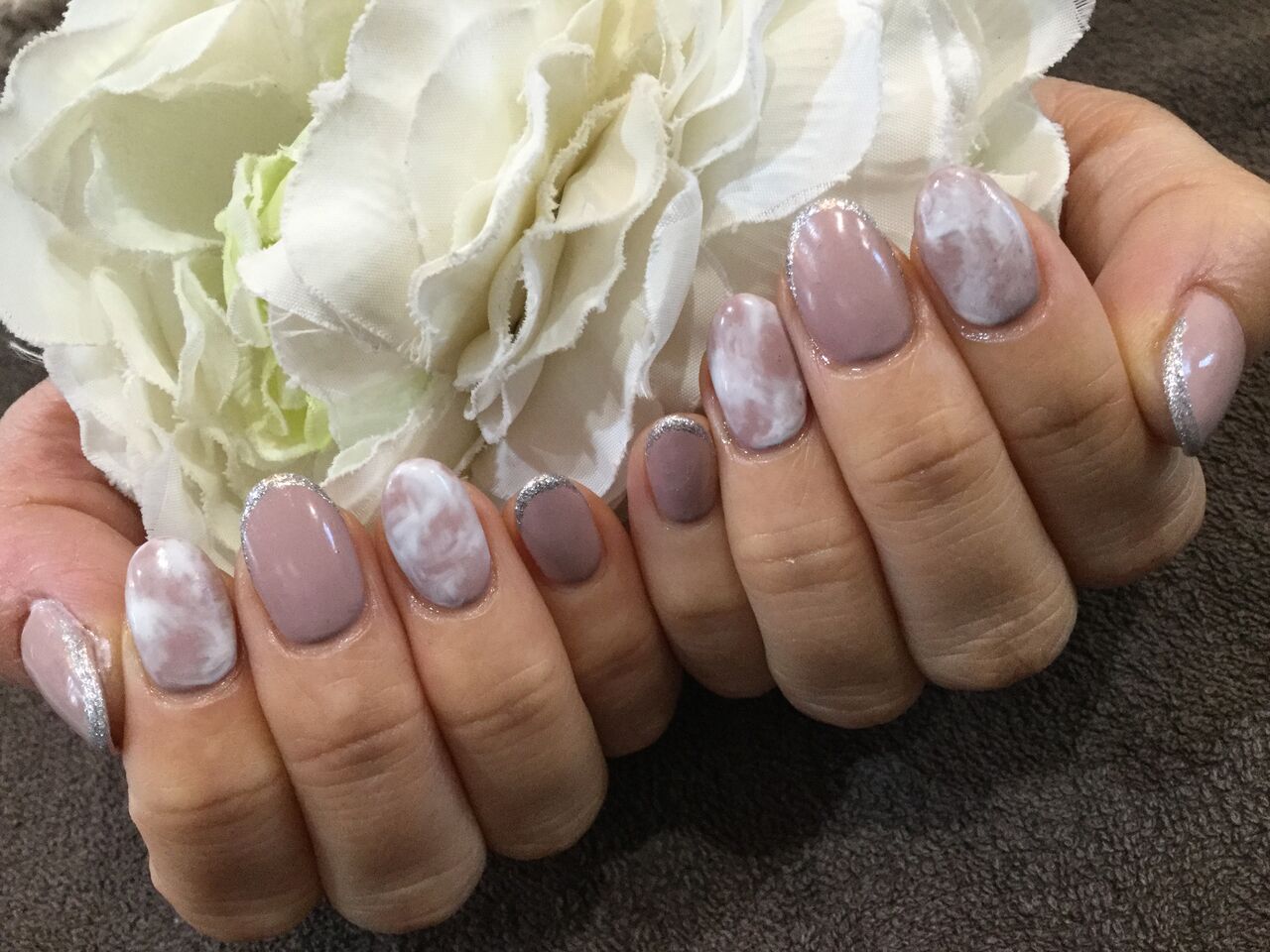 ホワイトマーブル柄がｐｏｉｎｔ ピンクグレージュネイル Nail Salon Freestyle