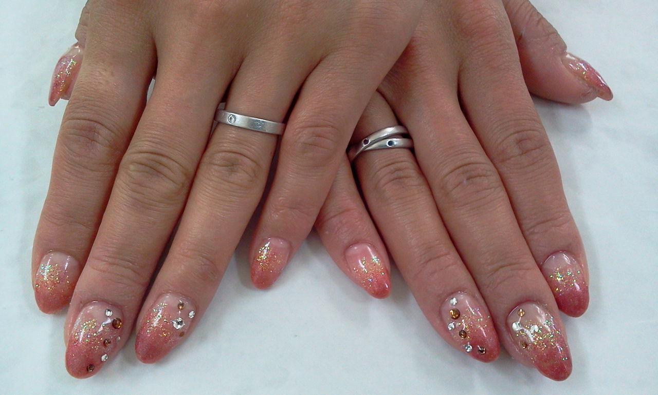 落ち着いたカラーで大人な２色グラデーションジェルネイル Nail Salon Freestyle