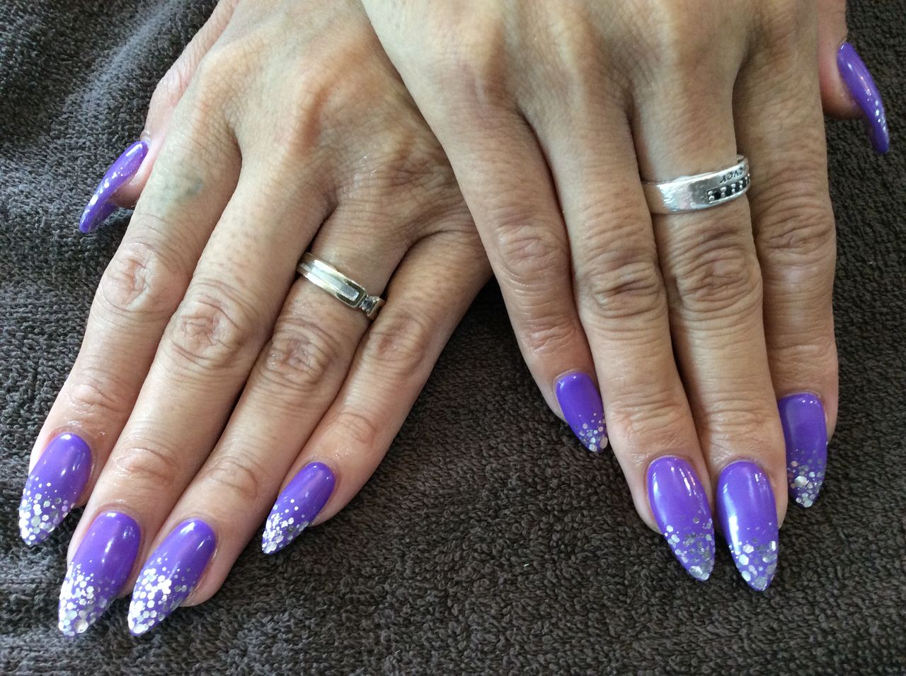 パープル シルバーホロの2色グラデーション フロータージェルネイル Nail Salon Freestyle パープル シルバーホロの2色グラデーション フロータージェルネイル Nail Salon Freestyle