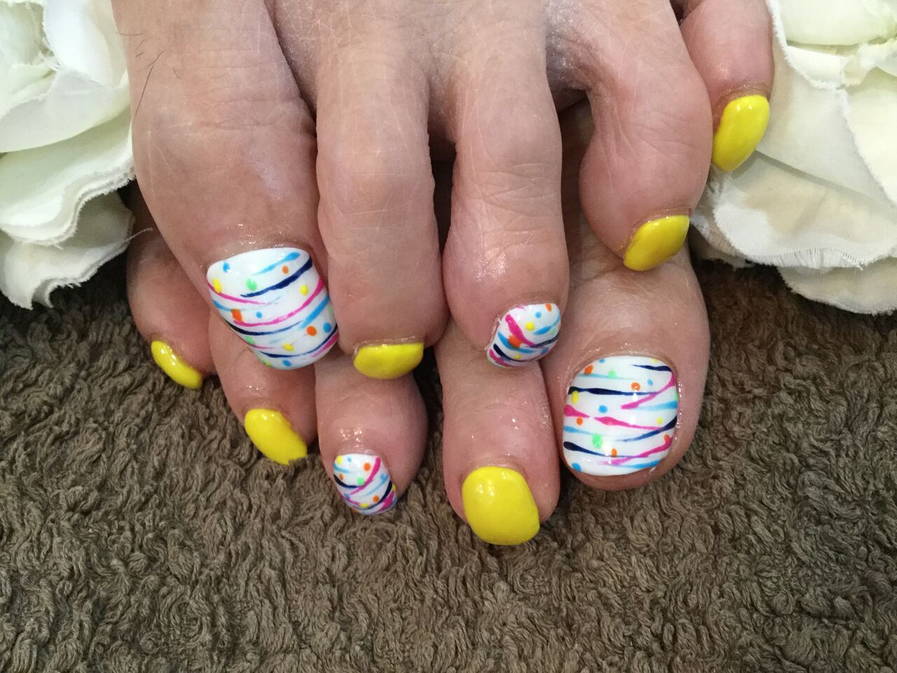 カラフル 水風船アートが可愛いフットネイル Nail Salon Freestyle