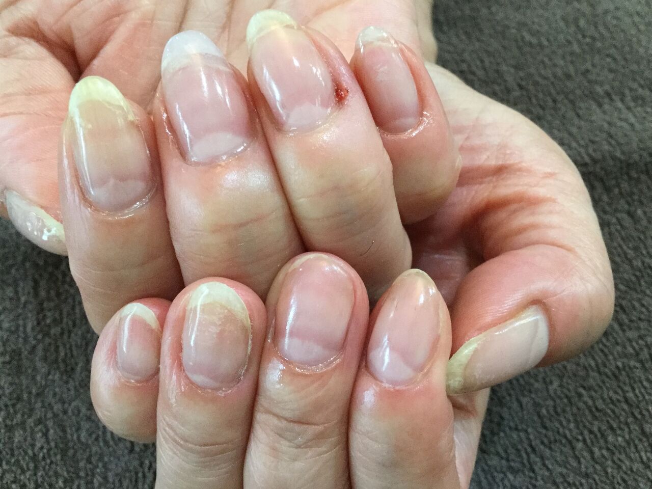 自爪の保護や強化に クリア仕上げのフロータージェルネイル Nail Salon Freestyle