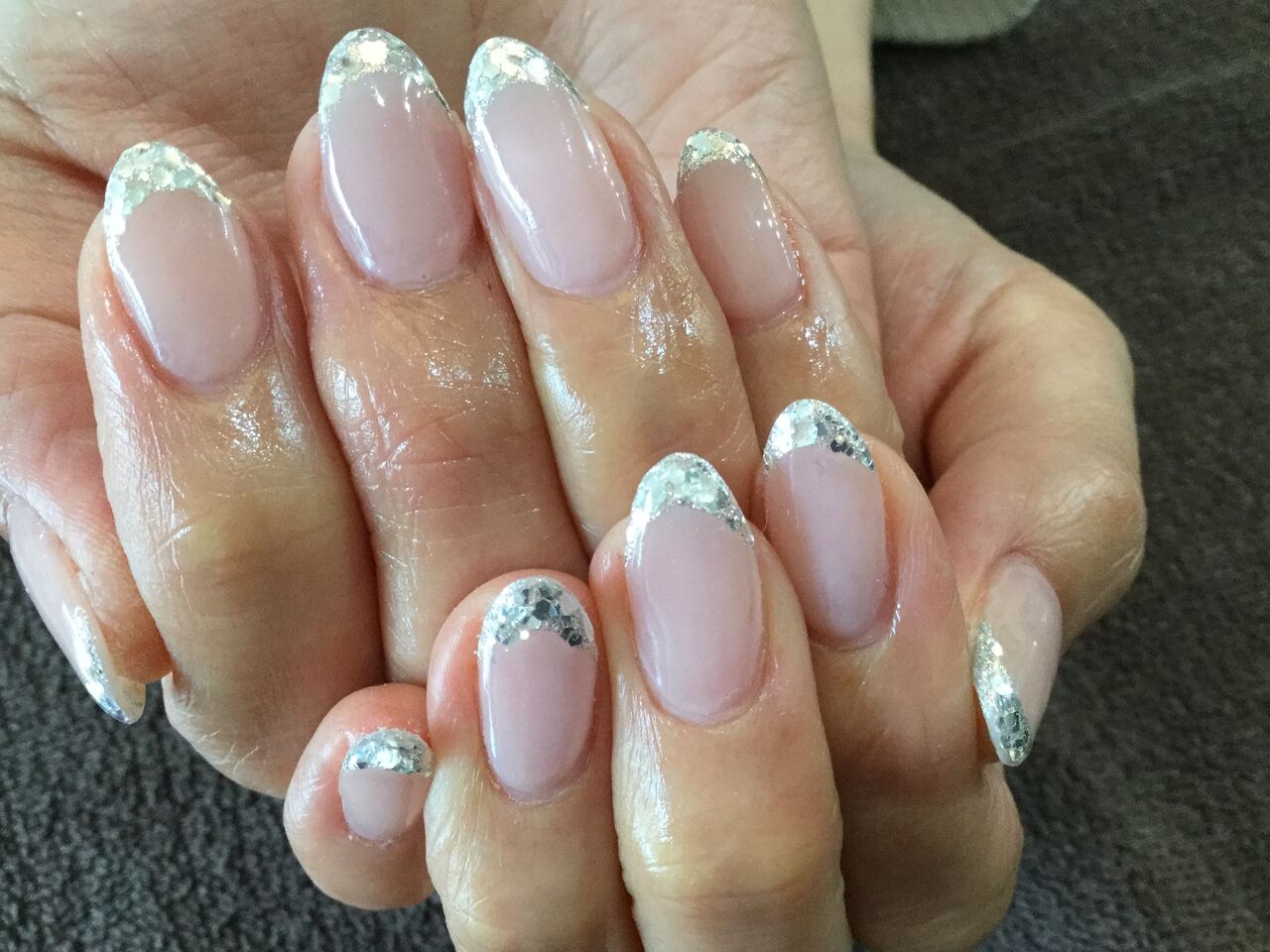 キラッキラ ヌードピンク シルバーのガラスネイル Nail Salon Freestyle キラッキラ ヌードピンク シルバーのガラスネイル Nail Salon Freestyle