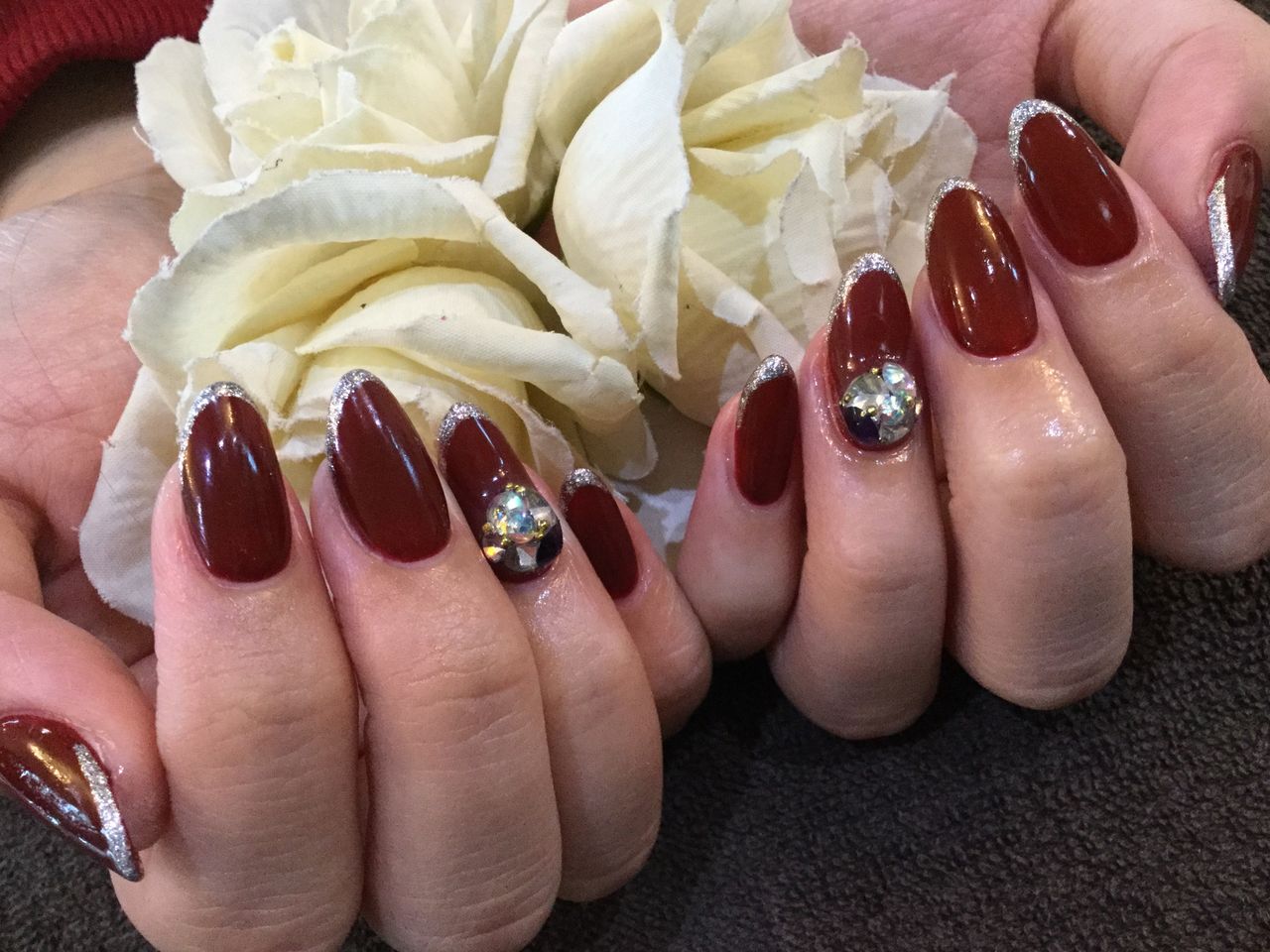 シルバーライン ストーンがキラッ ボルドーネイル Nail Salon Freestyle