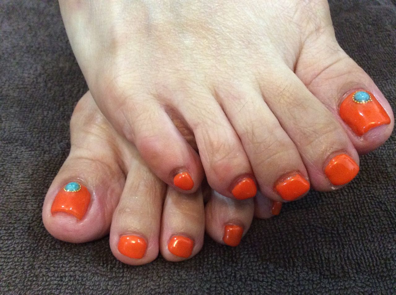 オレンジ ターコイズでｓｕｍｍｅｒフットジェルネイル Nail Salon Freestyle