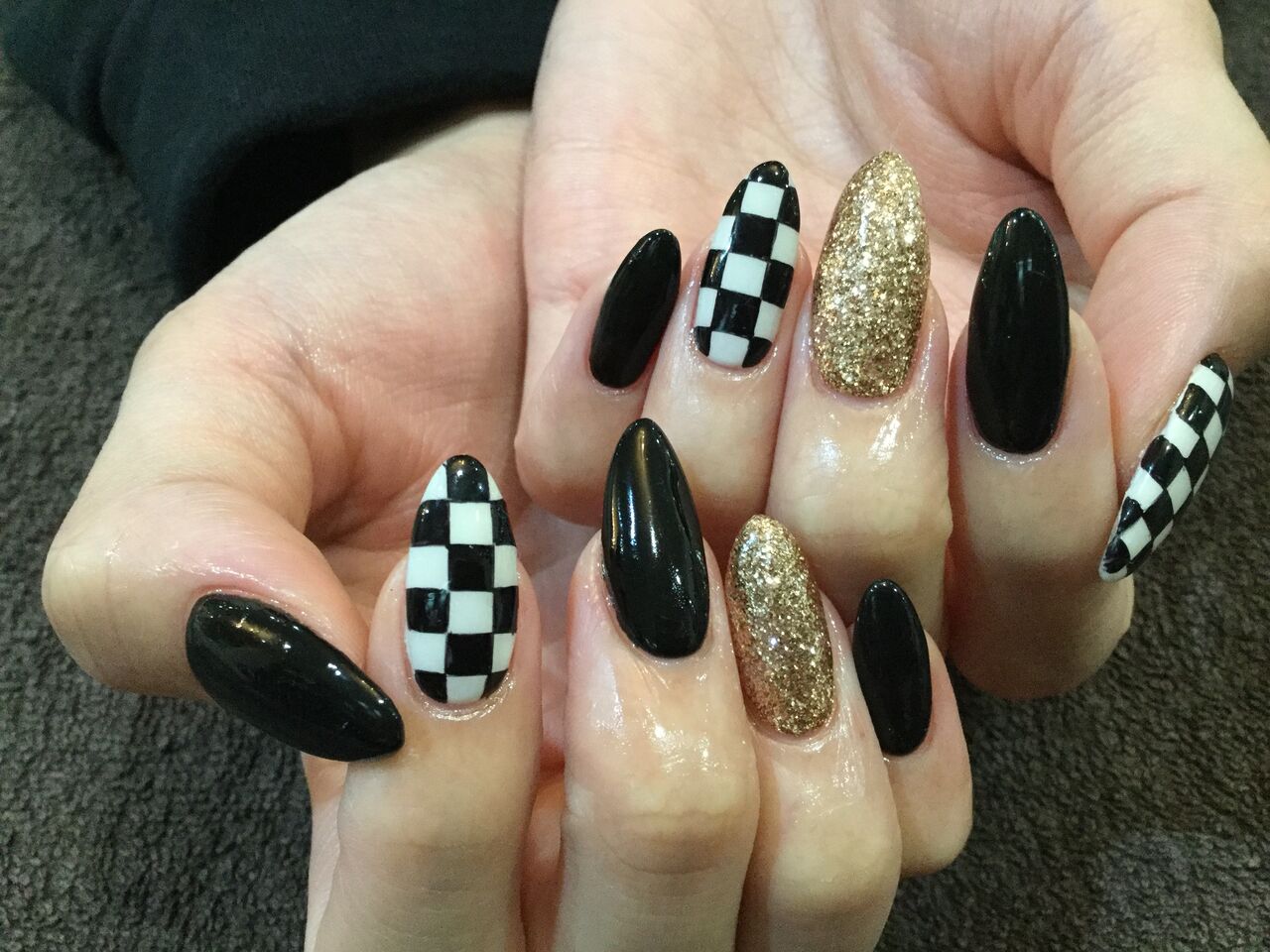 チェッカー柄がｐｏｉｎｔ ブラック ゴールドネイル Nail Salon Freestyle