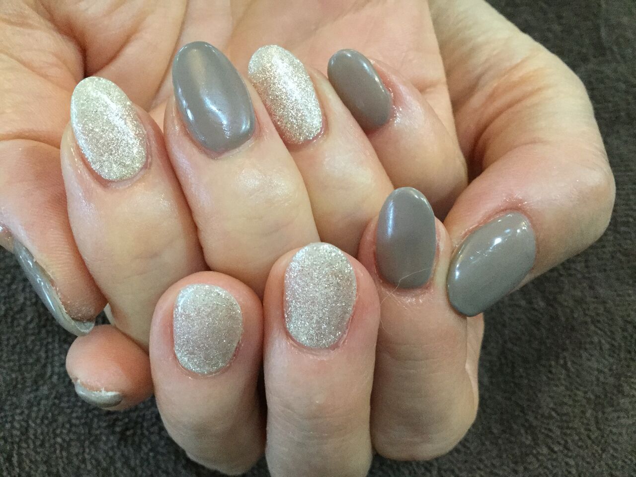 ペールセサミ ホワイトゴールドのシンプル大人色変え Nail Salon Freestyle