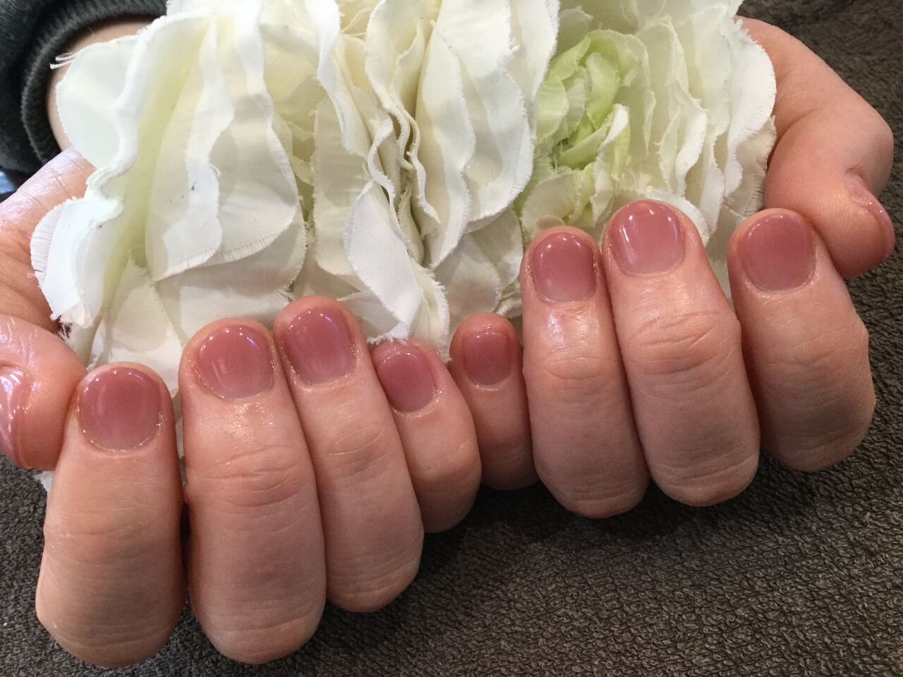 ペールアーモンドのシンプルグラデネイル Nail Salon Freestyle