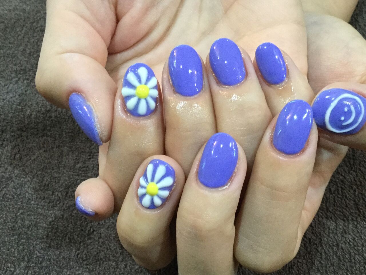 ぷっくりお花 ニコちゃん のブルーパープルワンカラーネイル Nail Salon Freestyle
