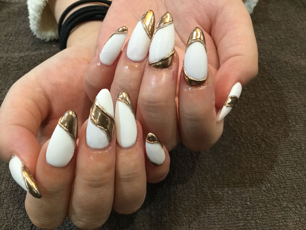 ミラーアートがオシャレなデザインネイル Nail Salon Freestyle ミラーアートがオシャレなデザインネイル Nail Salon Freestyle