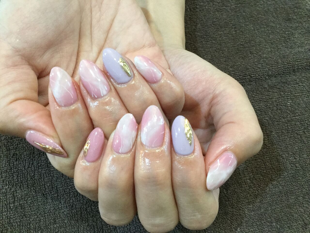 大理石 ミラーアートがオシャレな色変えデザインネイル 彡 Nail Salon Freestyle 大理石 ミラーアートがオシャレな色変えデザインネイル 彡 Nail Salon Freestyle