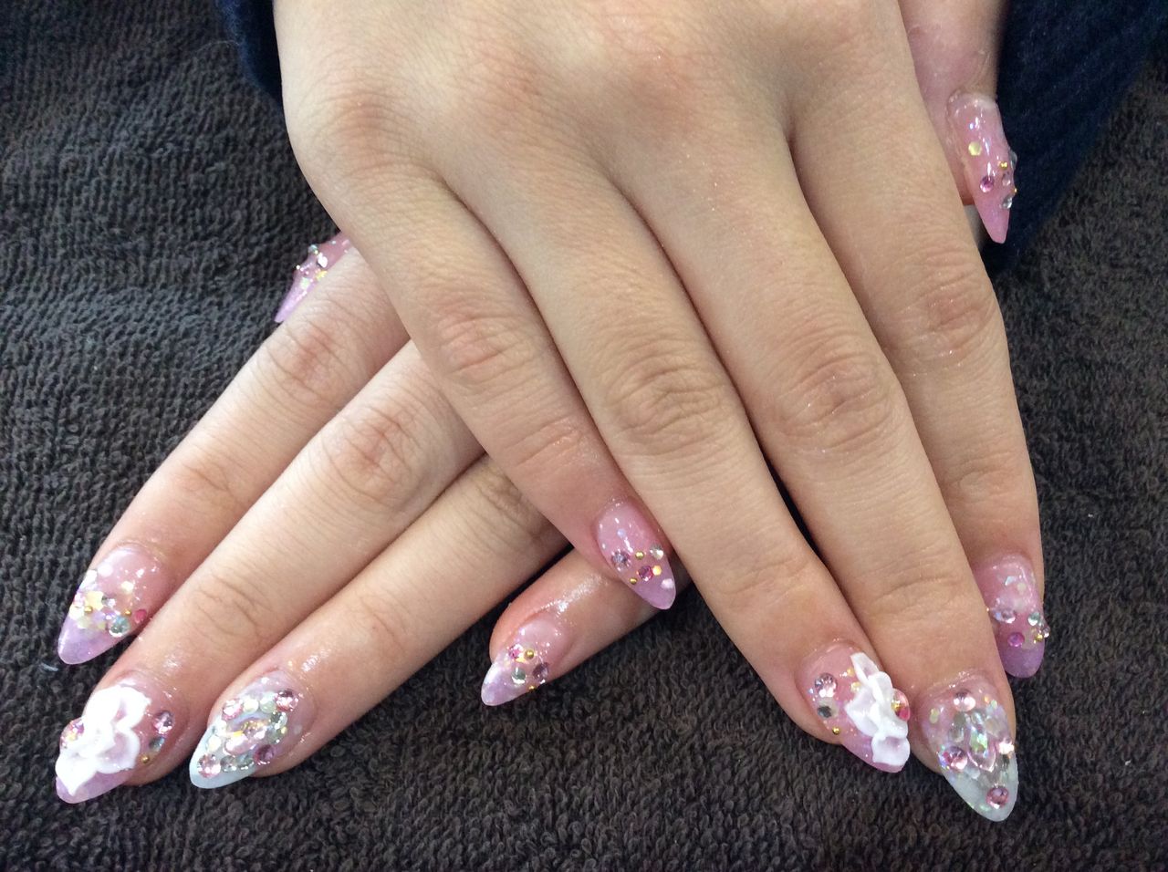 花 キラキラピンクの成人式スカルプネイル Nail Salon Freestyle 花 キラキラピンクの成人式スカルプネイル Nail Salon Freestyle