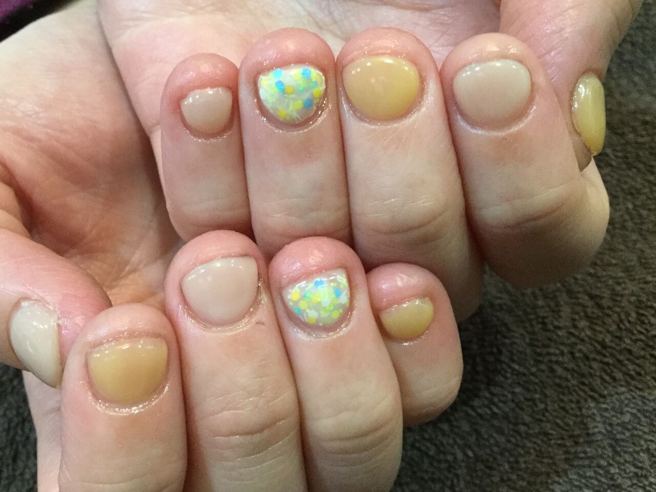 イエロー系3色の色変えネイル 彡 Nail Salon Freestyle イエロー系3色の色変えネイル 彡 Nail Salon Freestyle