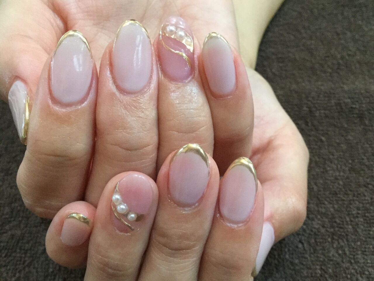 新色 キャッチスキン スモーキーピンクの色変えミラーフレンチ Nail Salon Freestyle