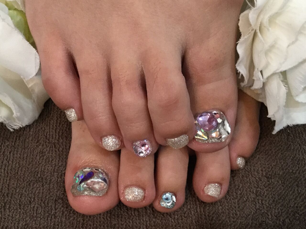 ストーン埋め尽くし が素敵 キラキラビジューフットネイル Nail Salon Freestyle ストーン埋め尽くし が素敵 キラキラビジューフットネイル Nail Salon Freestyle