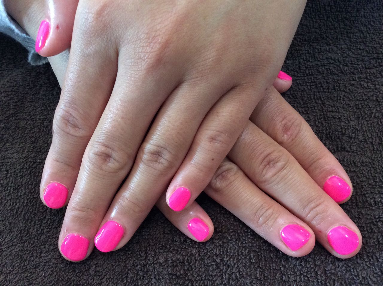 ビビットピンクのシンプルジェルネイル Nail Salon Freestyle ビビットピンクのシンプルジェルネイル Nail Salon Freestyle