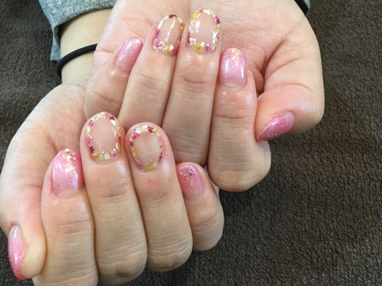 押し花アートが可愛い ラメ パールピンクの春ネイル Nail Salon Freestyle