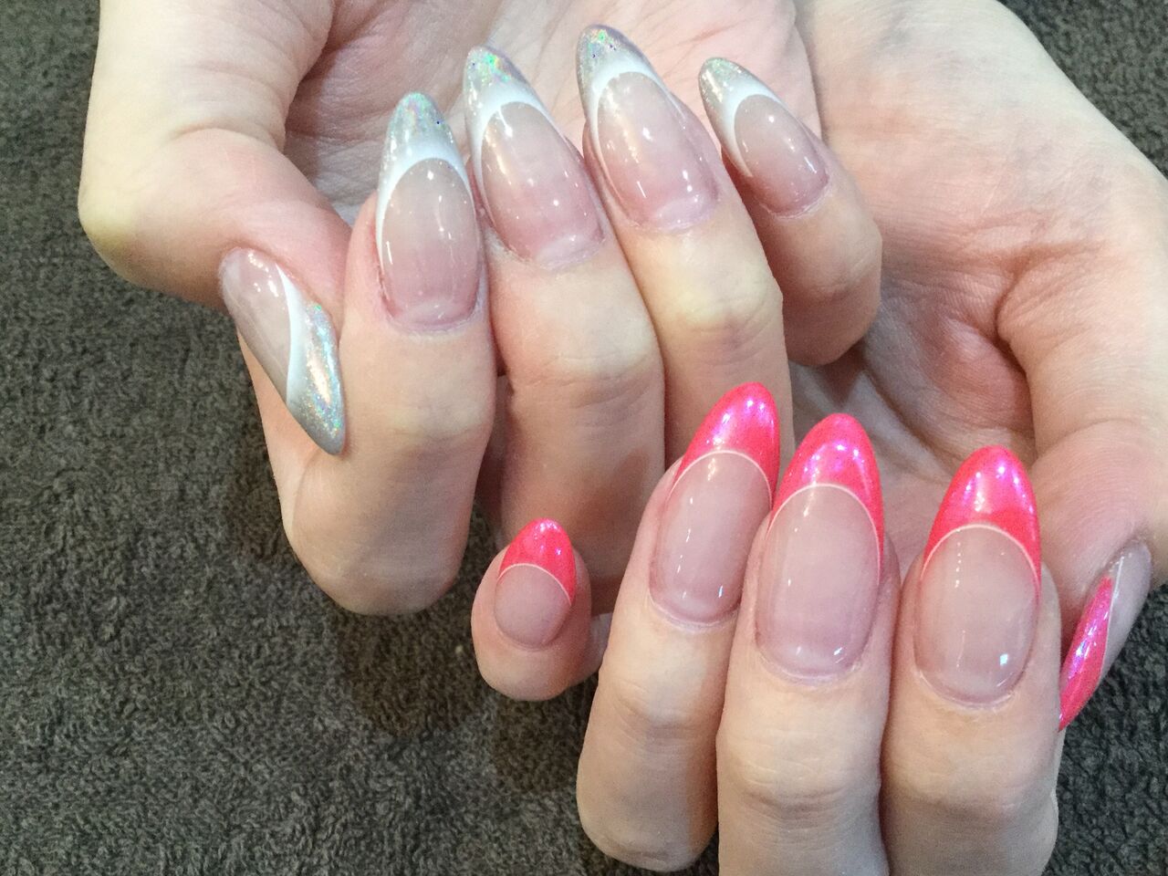 ネオンピンク ユニコーンのアシンメトリーフレンチネイル 彡 Nail Salon Freestyle