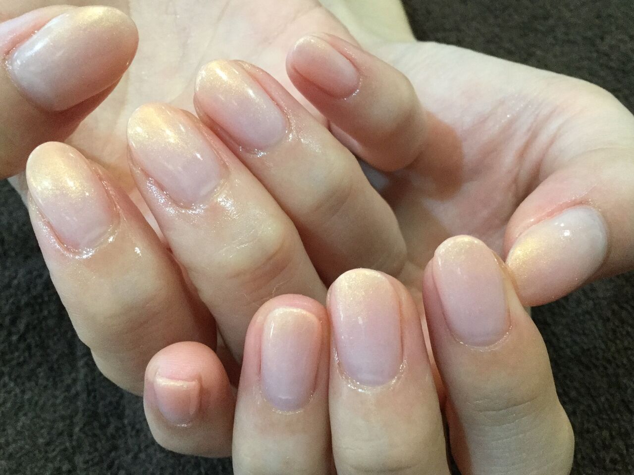パールコーラルピンクのシンプルグラデネイル Nail Salon Freestyle