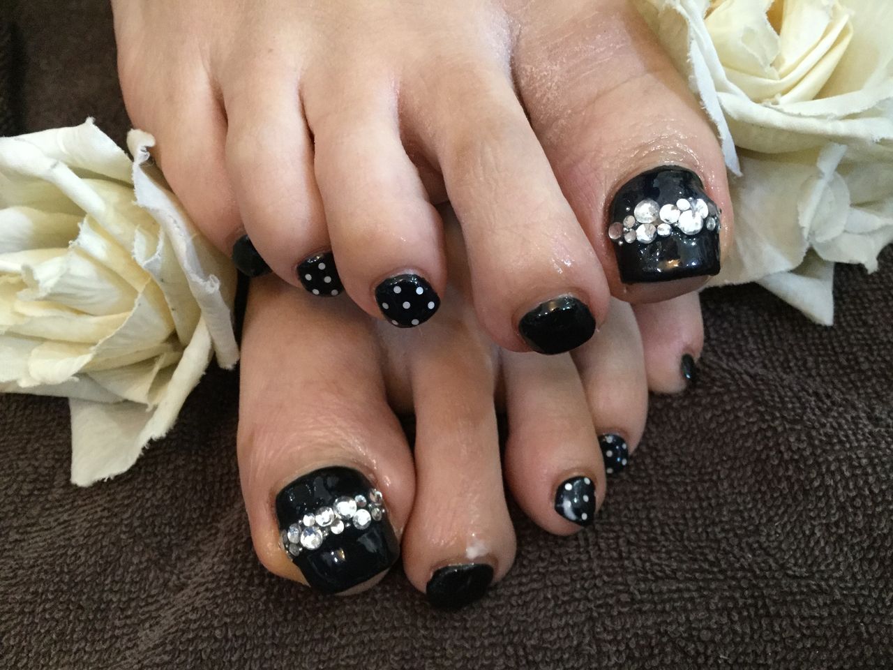 ラインストーンでキラキラ可愛いfootネイル Nail Salon Freestyle