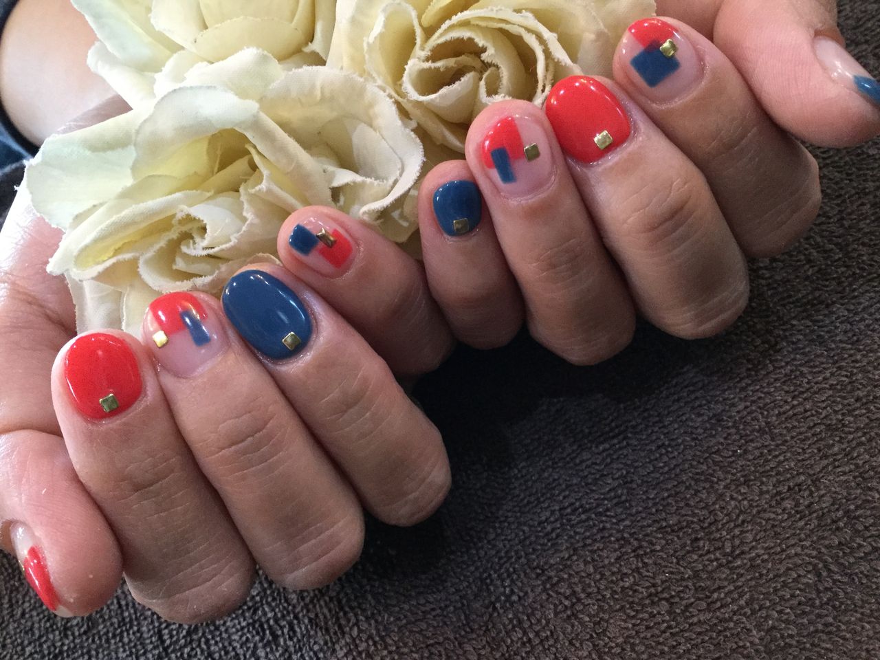 赤 ブルー ブロックデザインジェルネイル Nail Salon Freestyle 赤 ブルー ブロックデザインジェルネイル Nail Salon Freestyle