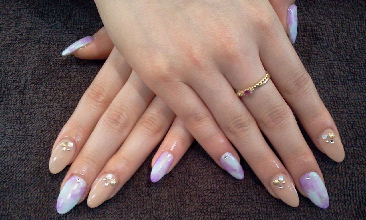 タイダイ柄が夏 らしいジェルネイル Nail Salon Freestyle