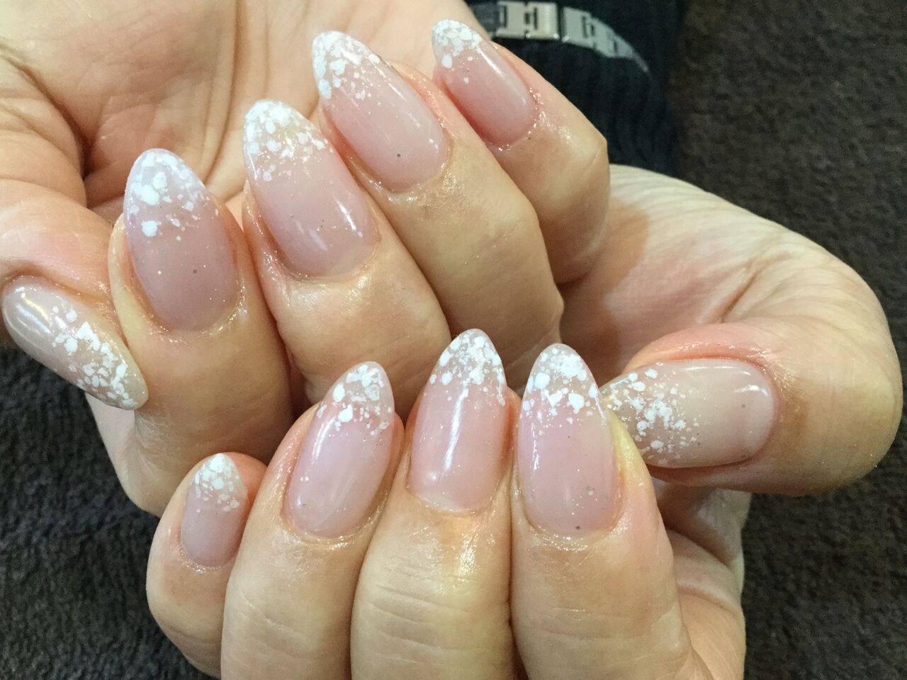 ダブルカラーの雪のようなグラデーションネイル Nail Salon Freestyle
