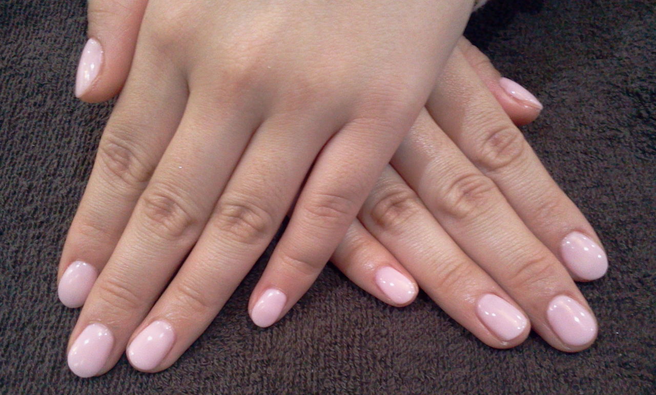 ベビーピンクの一色塗りジェルネイル Nail Salon Freestyle