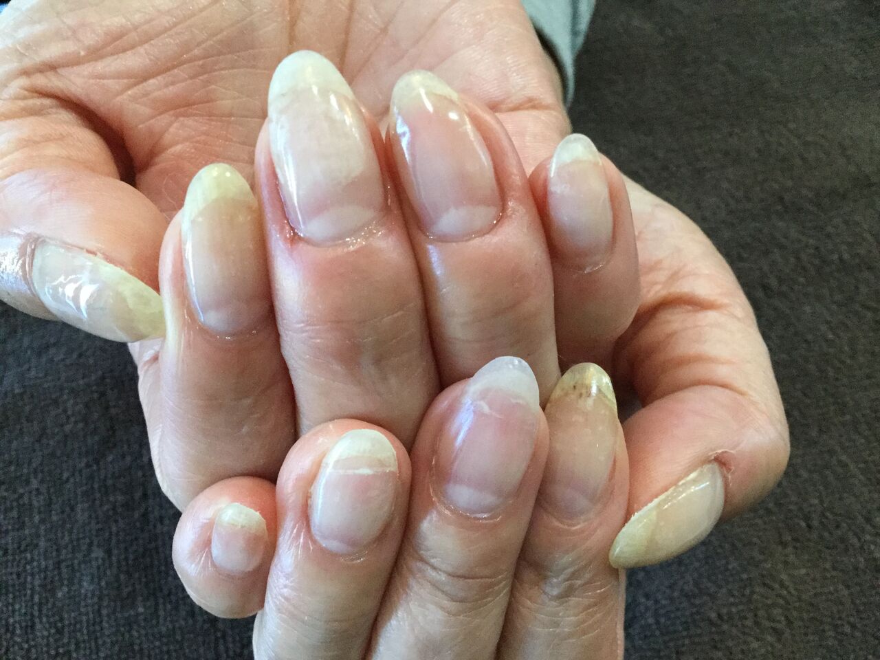 自爪の保護に 強化ジェルを使用したクリアフロータージェルネイル Nail Salon Freestyle