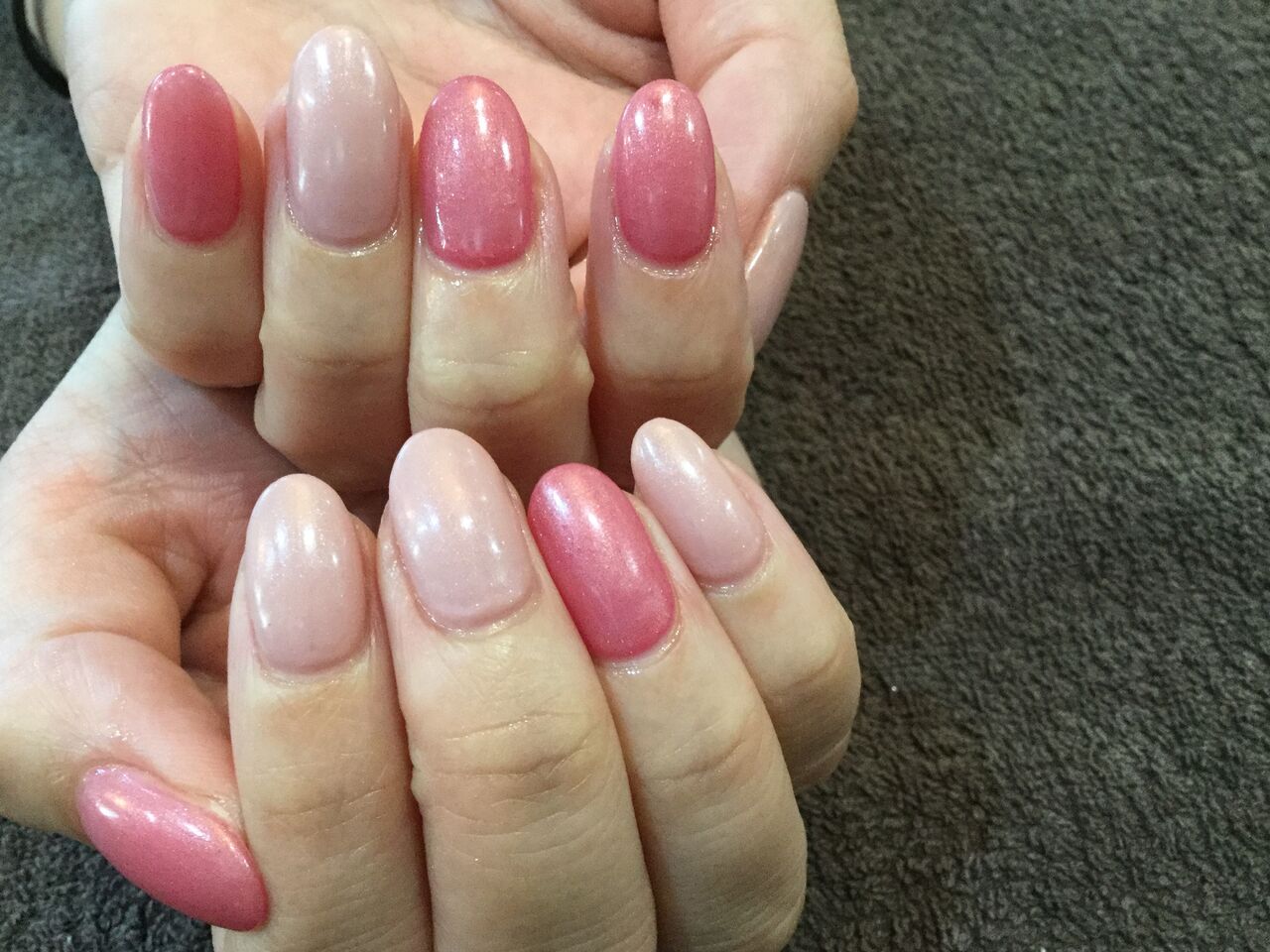 ピンク系パールカラーの色変えシンプルネイル 彡 Nail Salon Freestyle ピンク系パールカラーの色変えシンプルネイル 彡 Nail Salon Freestyle