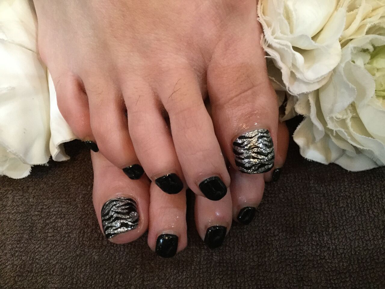 ゼブラ柄 ブラックのカッコイイフットネイル 彡 Nail Salon Freestyle ゼブラ柄 ブラックのカッコイイフットネイル 彡 Nail Salon Freestyle