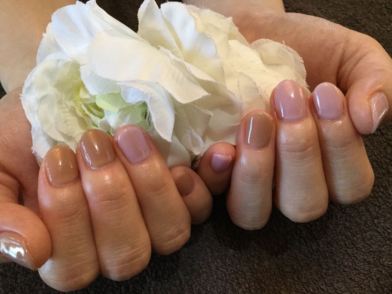 ペールラベンダー ペールマロンのシンプルアシンメトリーネイル Nail Salon Freestyle