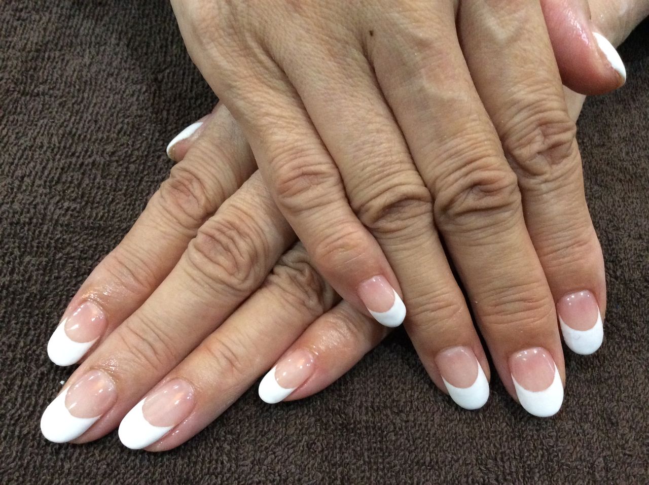 シンプル 深めの白フレンチジェルネイル Nail Salon Freestyle シンプル 深めの白フレンチジェルネイル Nail Salon Freestyle
