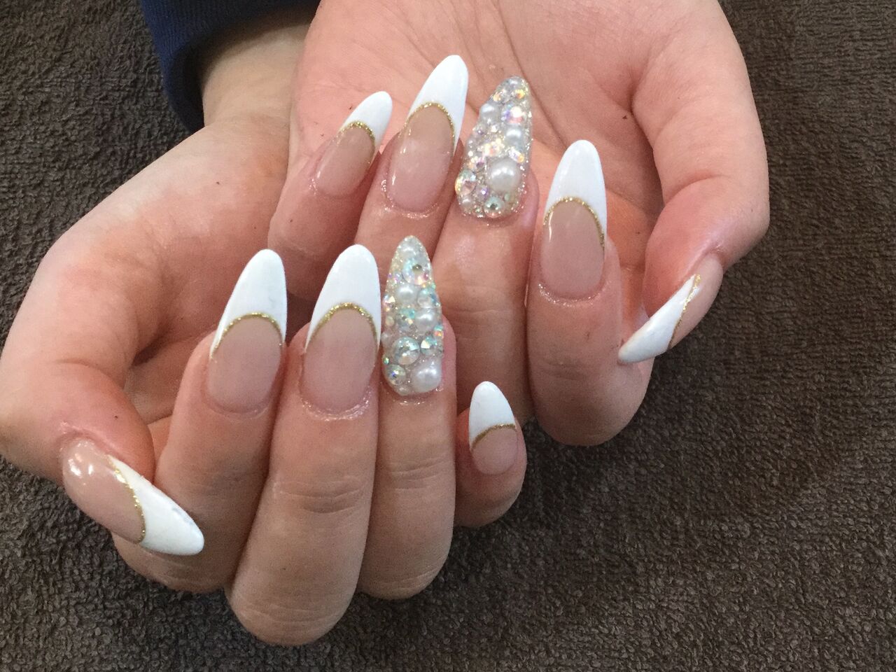 キラキラ ダブルカラーのロングフレンチネイル Nail Salon Freestyle