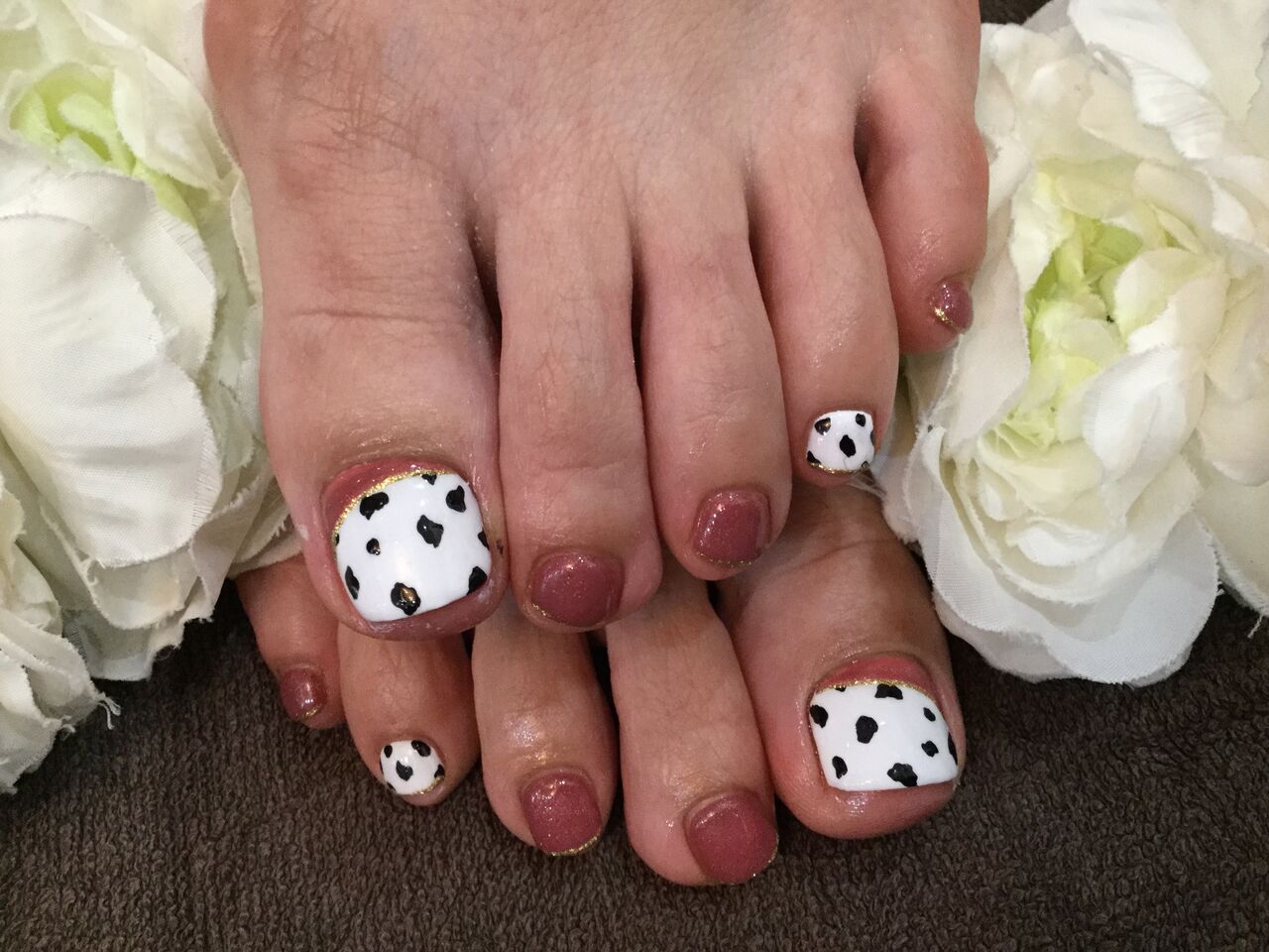ダルメシアン柄が可愛い 色変えフットデザインネイル Nail Salon Freestyle
