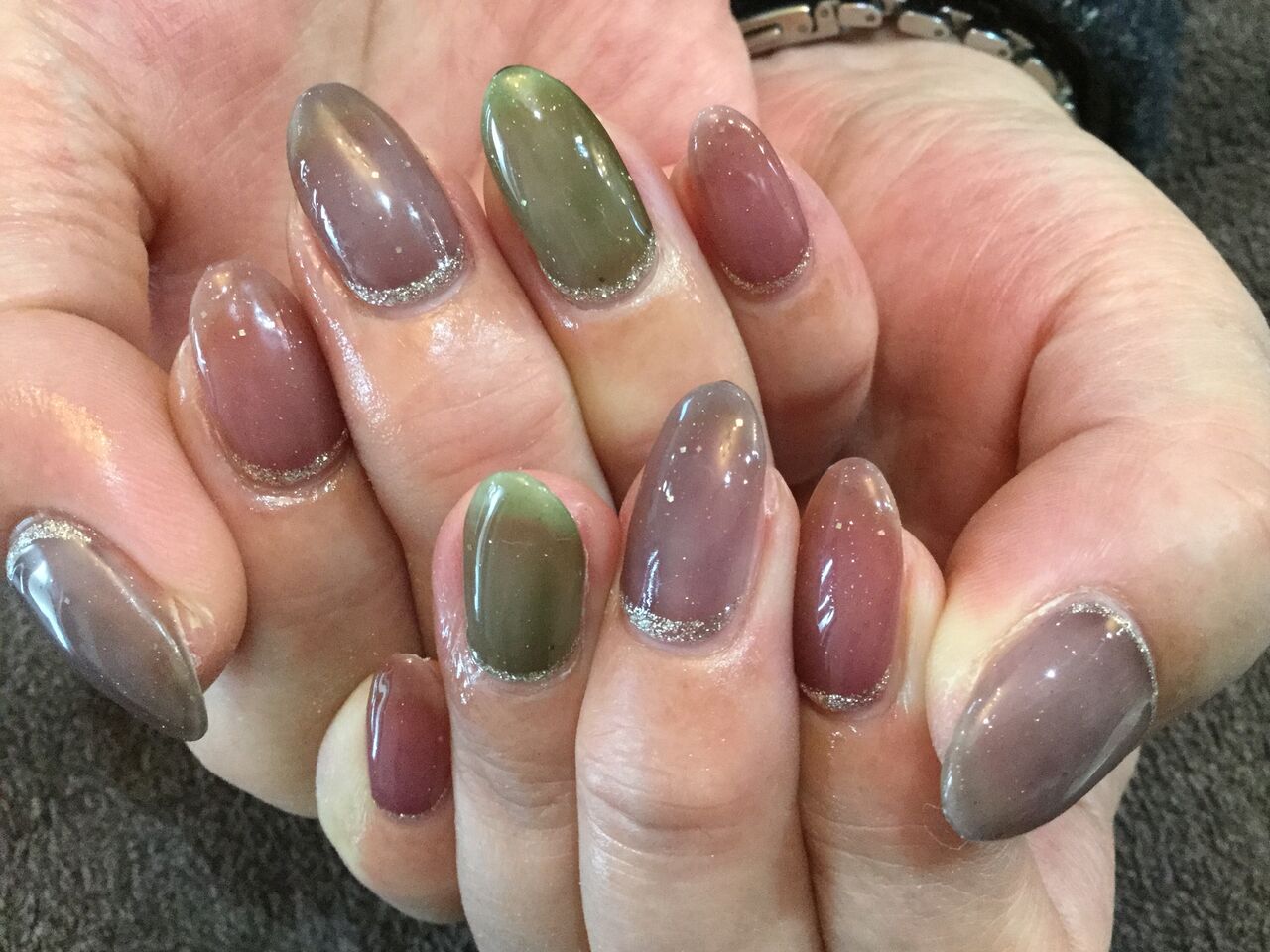 新色 ラメラインが綺麗な3色の色変え根元フレンチ Nail Salon Freestyle